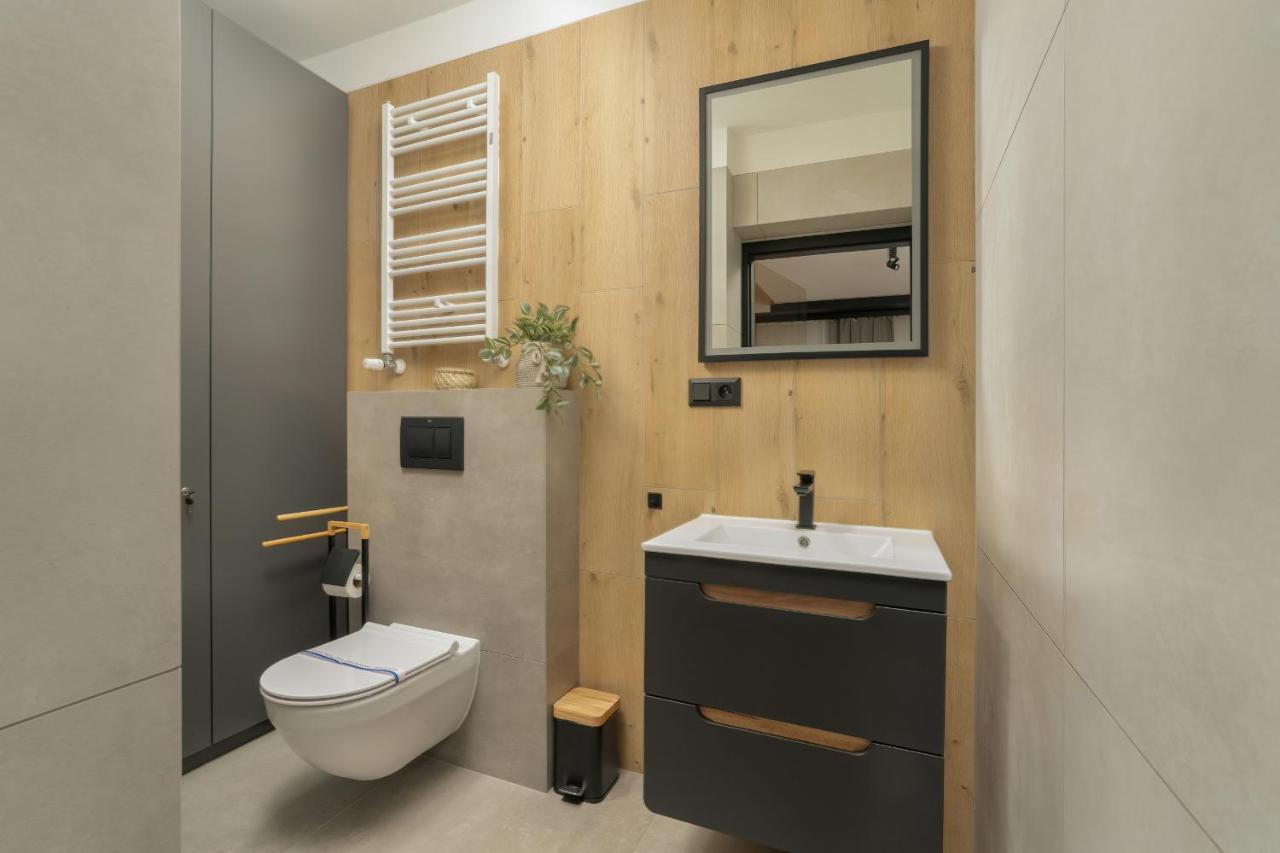 Komeda Apartment Hidden In Poznan Old Town By Noclegi Renters Ngoại thất bức ảnh