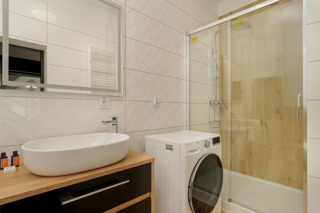 Komeda Apartment Hidden In Poznan Old Town By Noclegi Renters Ngoại thất bức ảnh