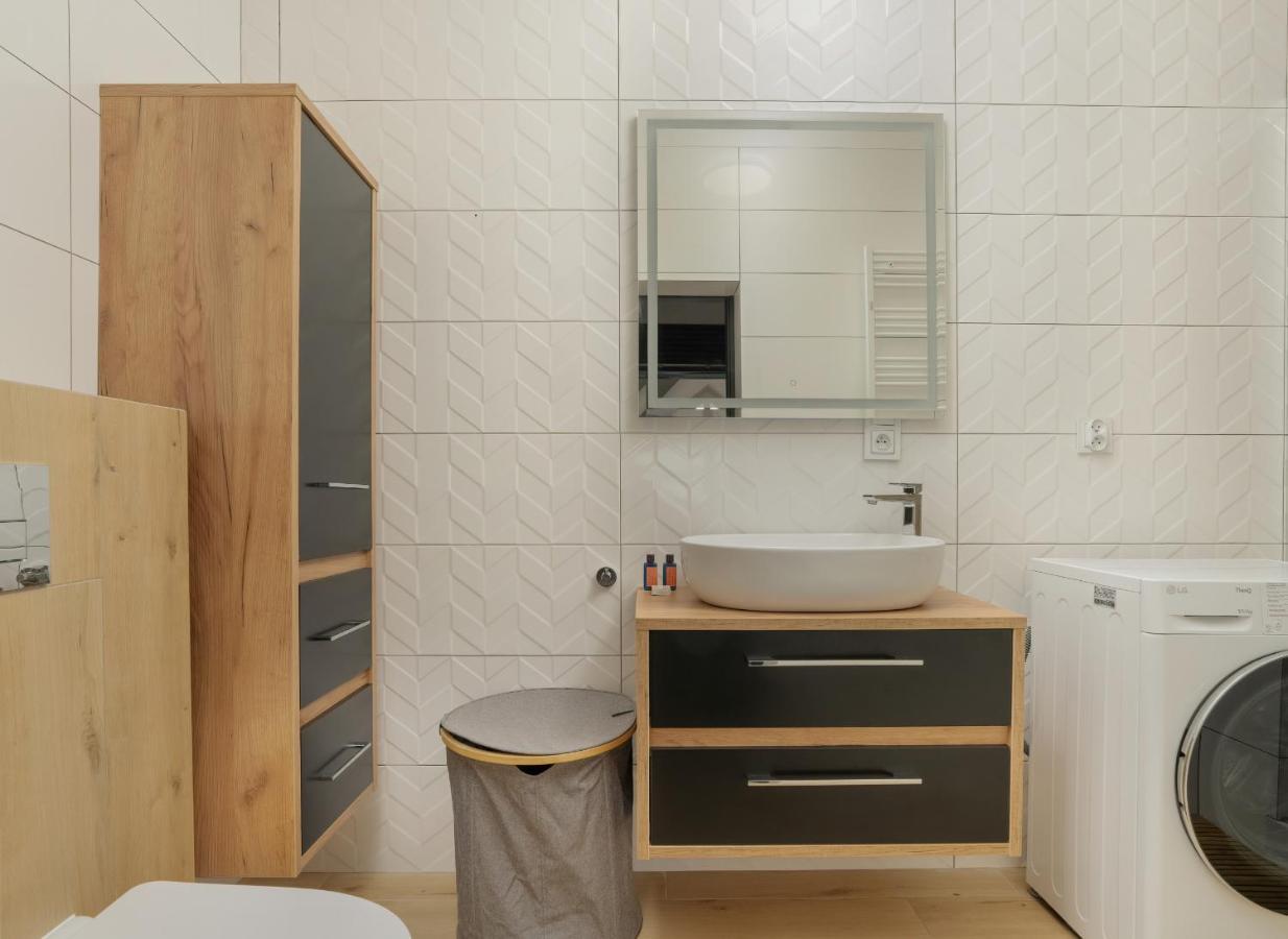 Komeda Apartment Hidden In Poznan Old Town By Noclegi Renters Ngoại thất bức ảnh